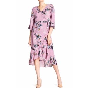 🎉HP 5/6!🎉Caitlyn Patterned wrap dress